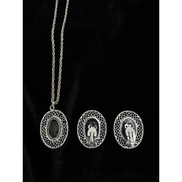 Whiting & Davis Cameo Demi Parure Vintage Necklace and Clip On Earring Set - Picture 3 of 7